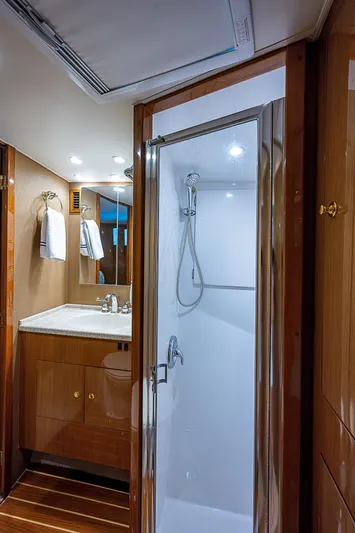 Bambooshay II Yacht Photos Pics 