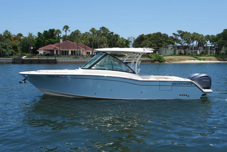  Yacht Photos Pics 2023 Grady-White - Exterior profile on the water