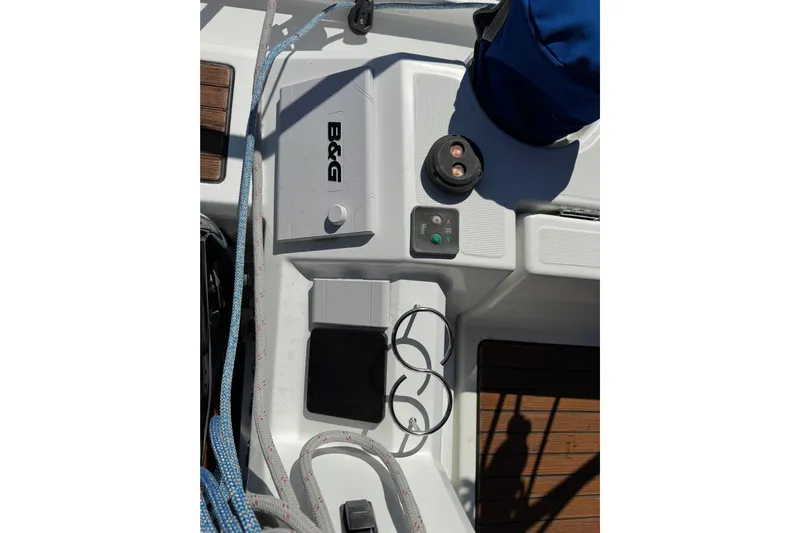 Take 2 Yacht Photos Pics Cockpit of 2019 Beneteau Oceanis 41.1 with B&G equipment and sailing ropes.