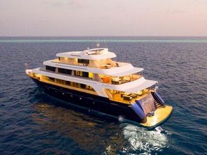 Custom Motor Yacht Luxury Safari Yacht