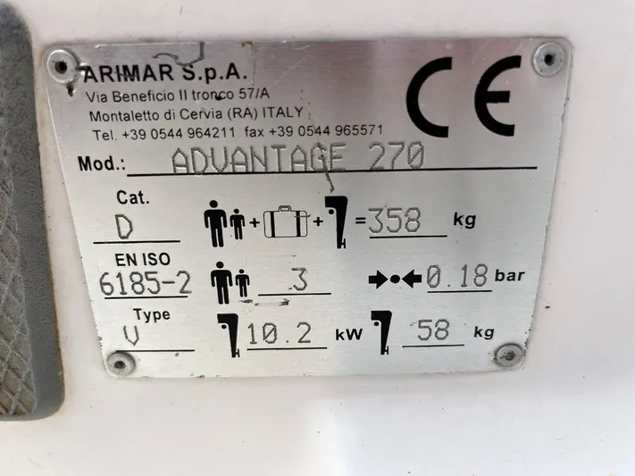  Yacht Photos Pics Label plate of Arimar Advantage 270, displaying specifications and weight limits.