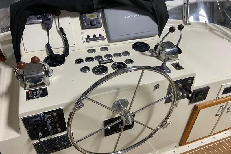  Yacht Photos Pics Helm of 1985 Hatteras 53 Extended Deckhouse Motor Yacht with Garmin navigation system.