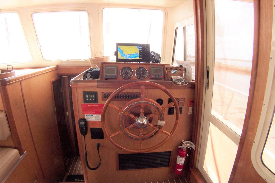 2007 Mainship 400 Trawler