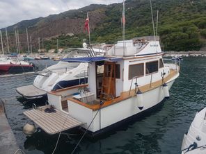 1981 Cheoy Lee 28 Trawler Sedan