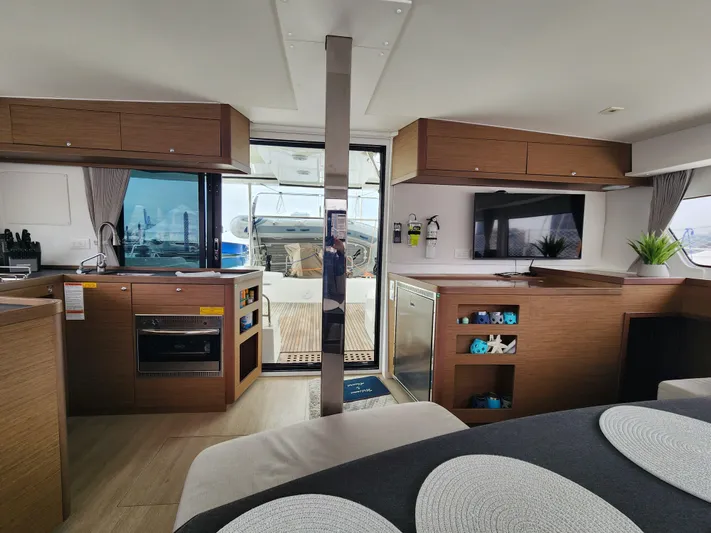 Seadozer Yacht Photos Pics 