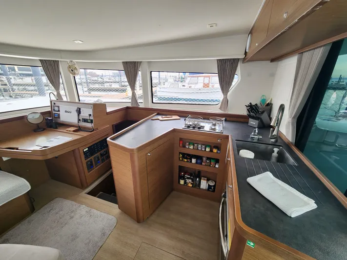 Seadozer Yacht Photos Pics 