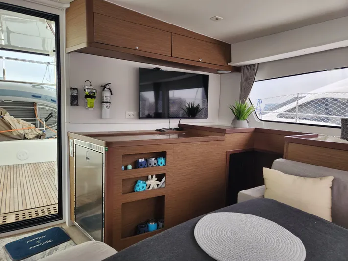 Seadozer Yacht Photos Pics 