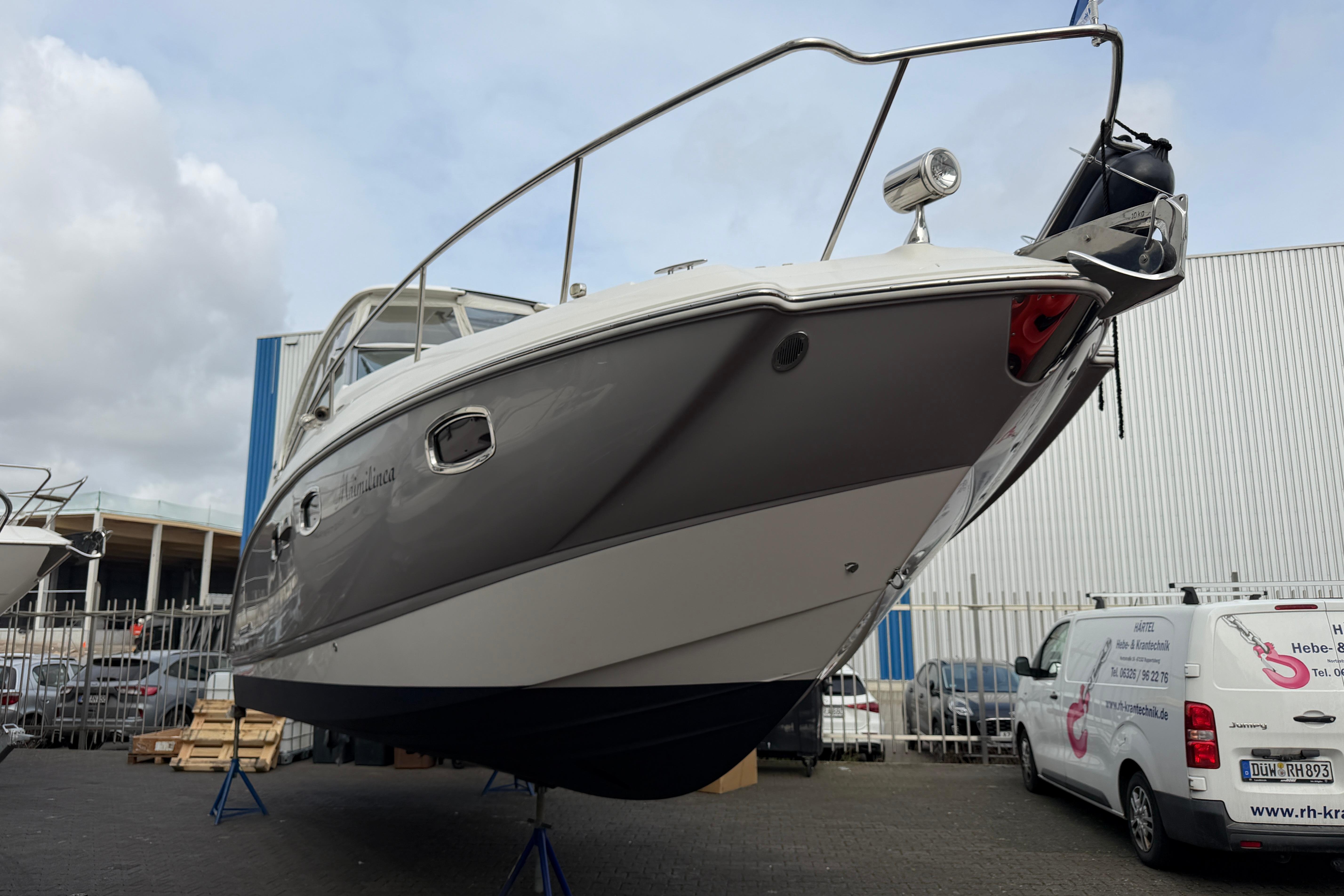 2010 Chaparral 310 Signature