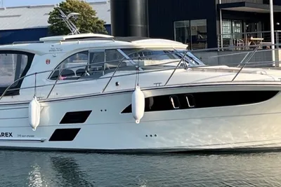2019 Marex 310 Sun Cruiser