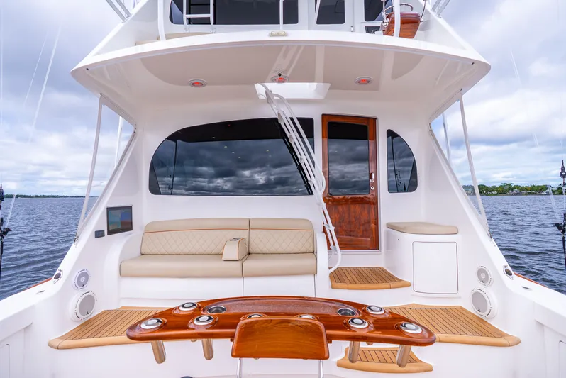 Unbridled Yacht Photos Pics Cockpit