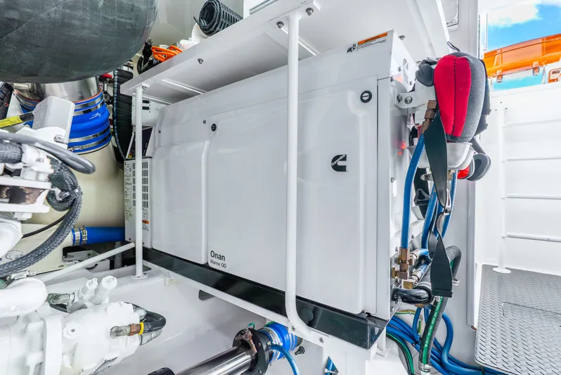 Unbridled Yacht Photos Pics Starboard Gen