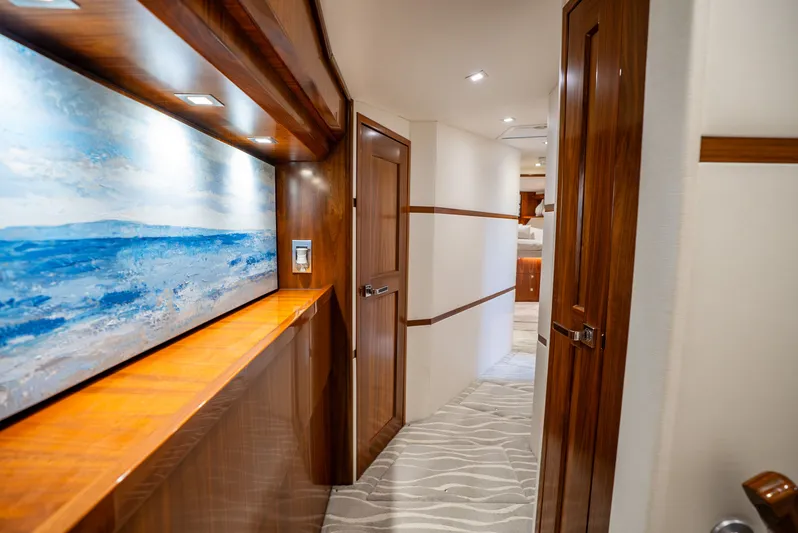Unbridled Yacht Photos Pics Companionway