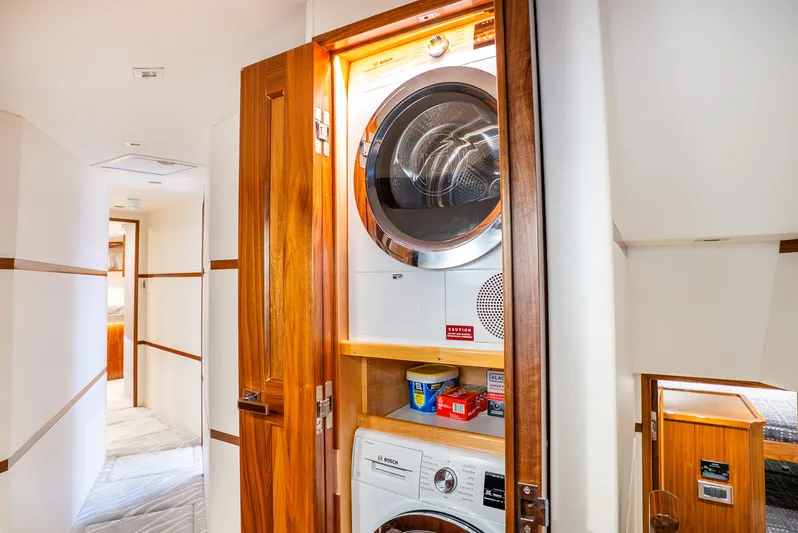 Unbridled Yacht Photos Pics Washer/Dryer