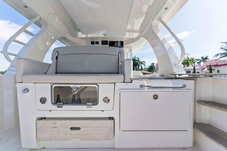 2019 Boston Whaler 350 Realm