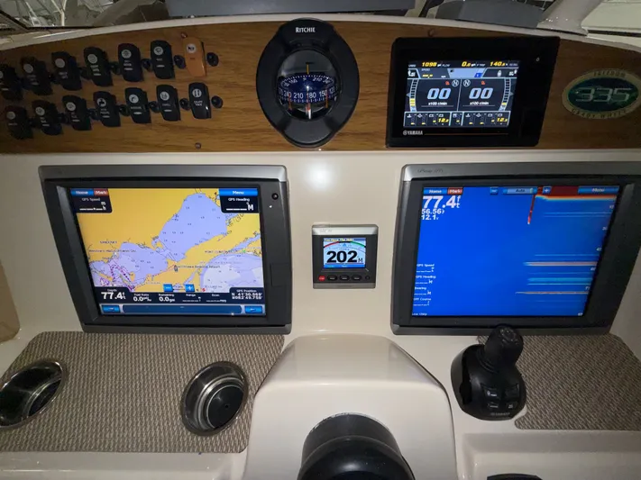 D'angler Yacht Photos Pics 