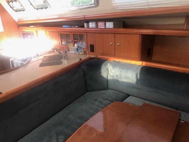 2008 Hunter 41 Deck Salon