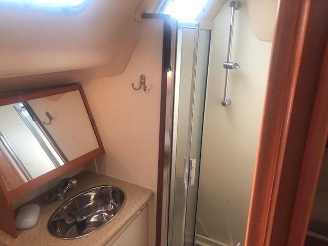 2008 Hunter 41 Deck Salon