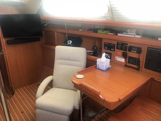 2008 Hunter 41 Deck Salon