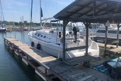 Hunter 41 Deck Salon