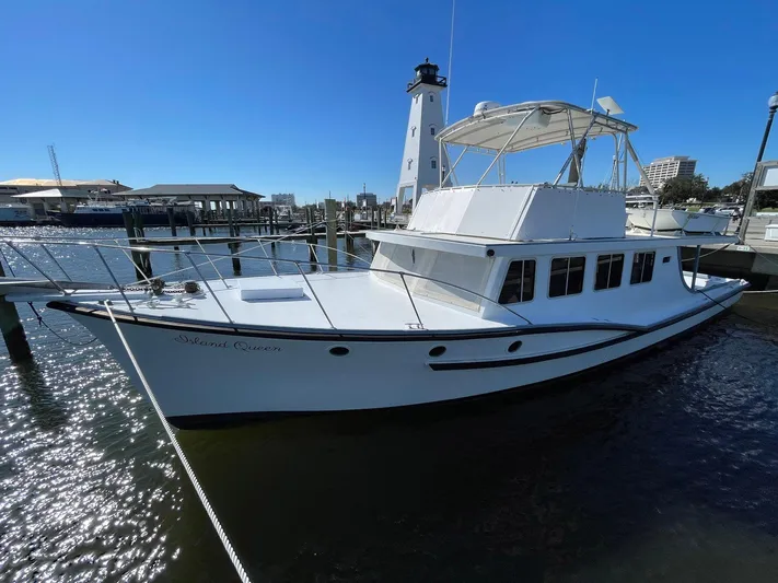 Island Queen Yacht Photos Pics 