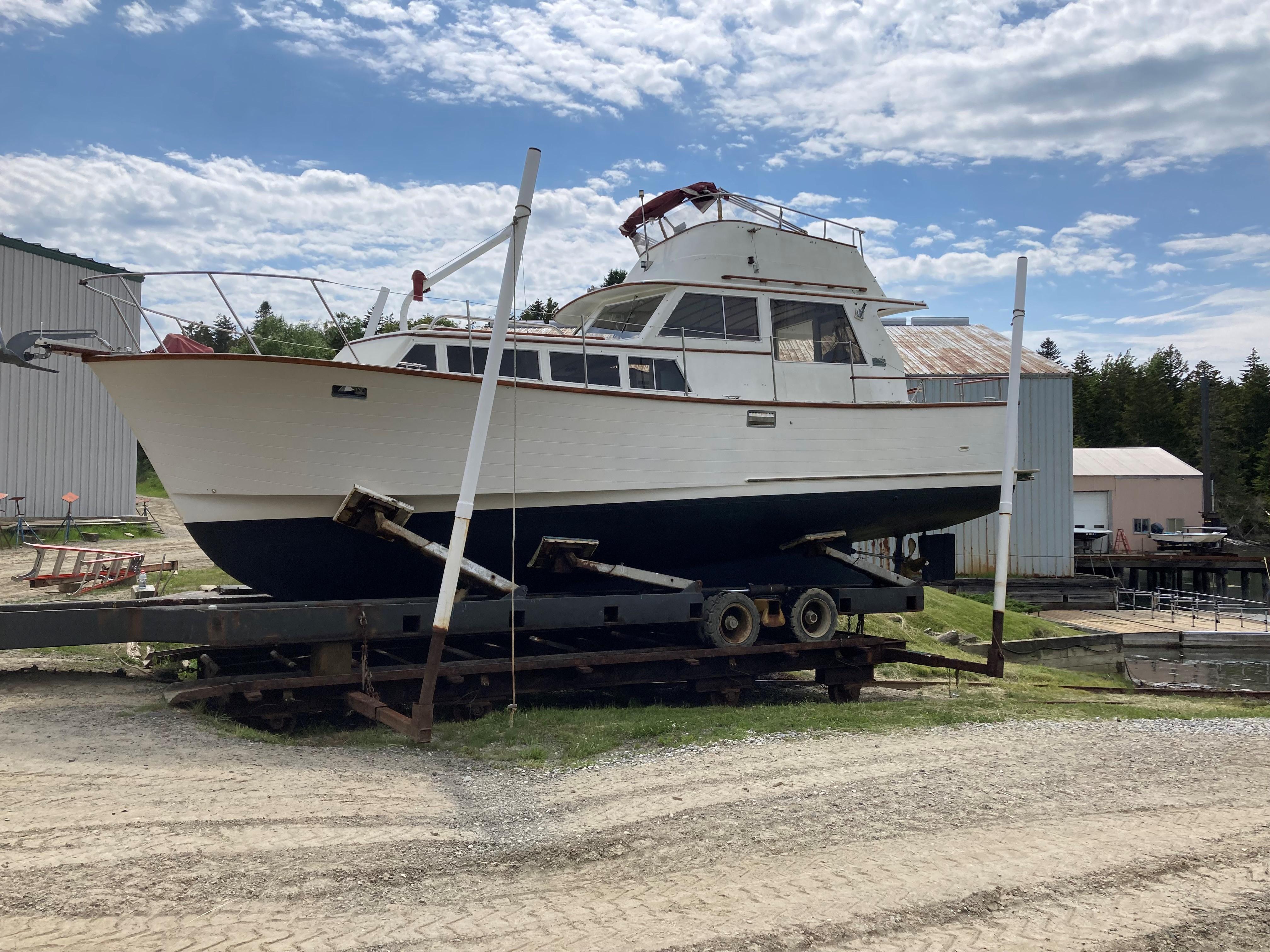 1982 Roughwater Flybridge Trawlers te koop- YachtWorld