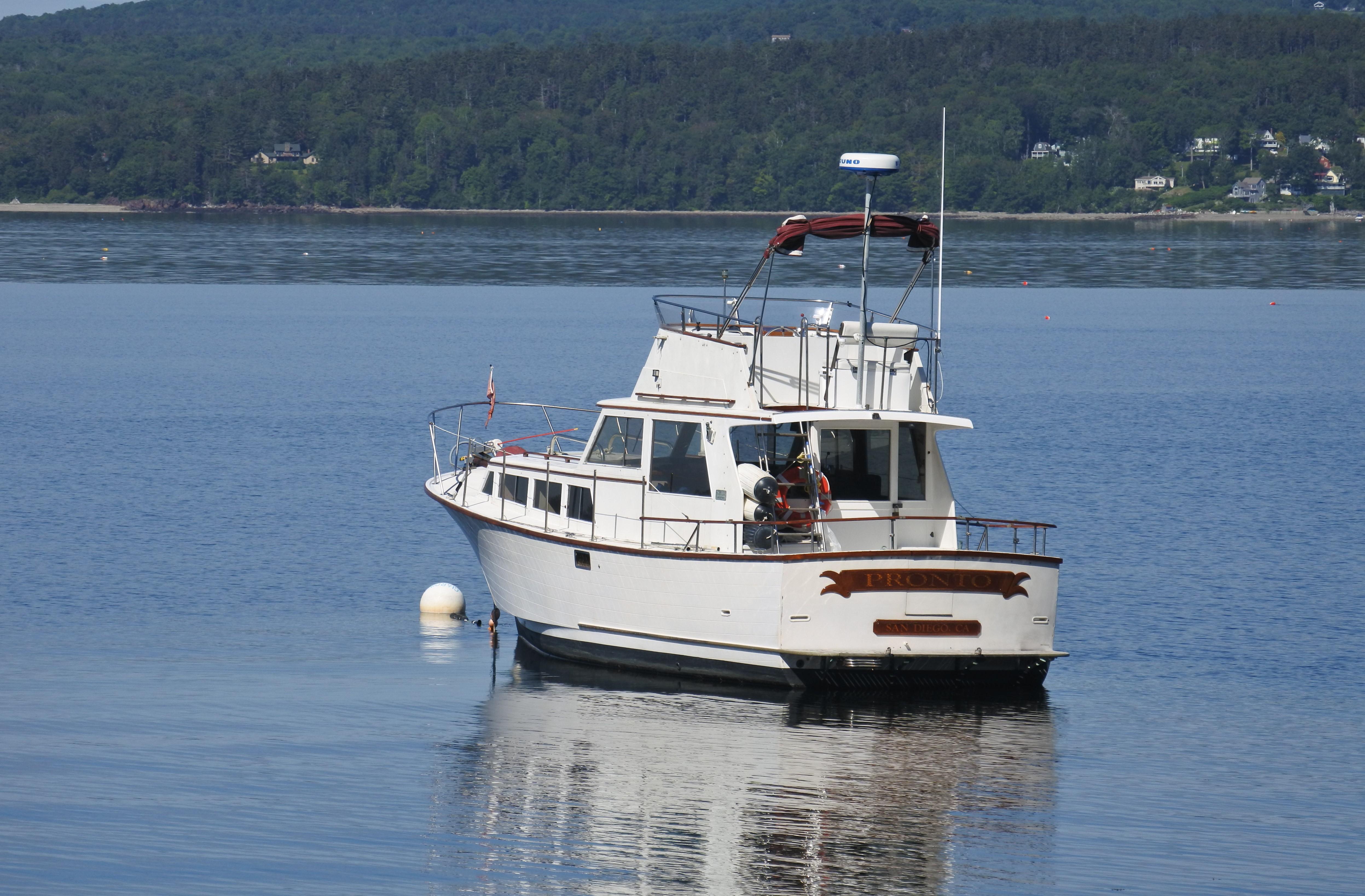 1982 Roughwater Flybridge Trawlers en venta - YachtWorld