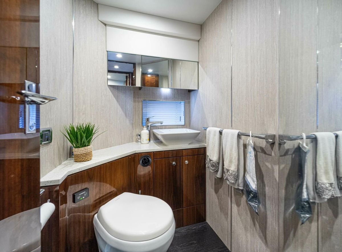 2019 Fairline 53 