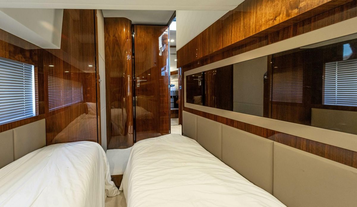 2019 Fairline 53 