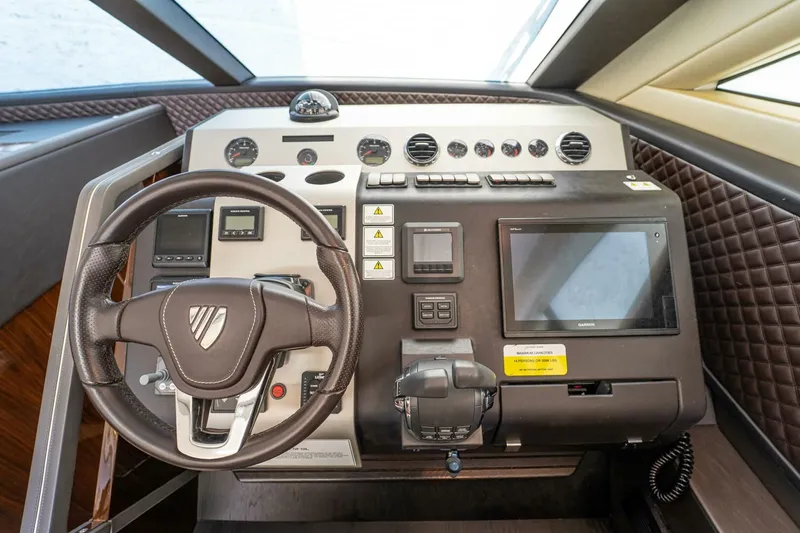 Forever Recess Yacht Photos Pics 2019 Fairline Squadron 53 - Image 24