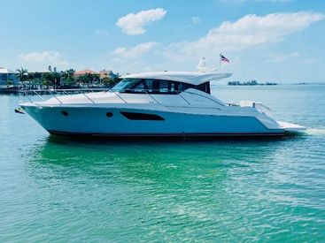 2017 44' Tiara Yachts-C44 Coupe Clearwater, FL, US