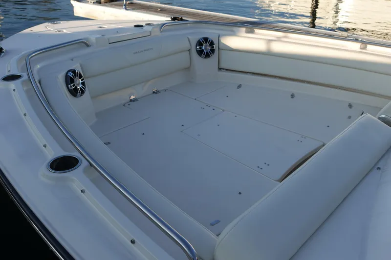  Yacht Photos Pics 2021 Grady-White Freedom 325 boat interior with spacious seating and sleek design.