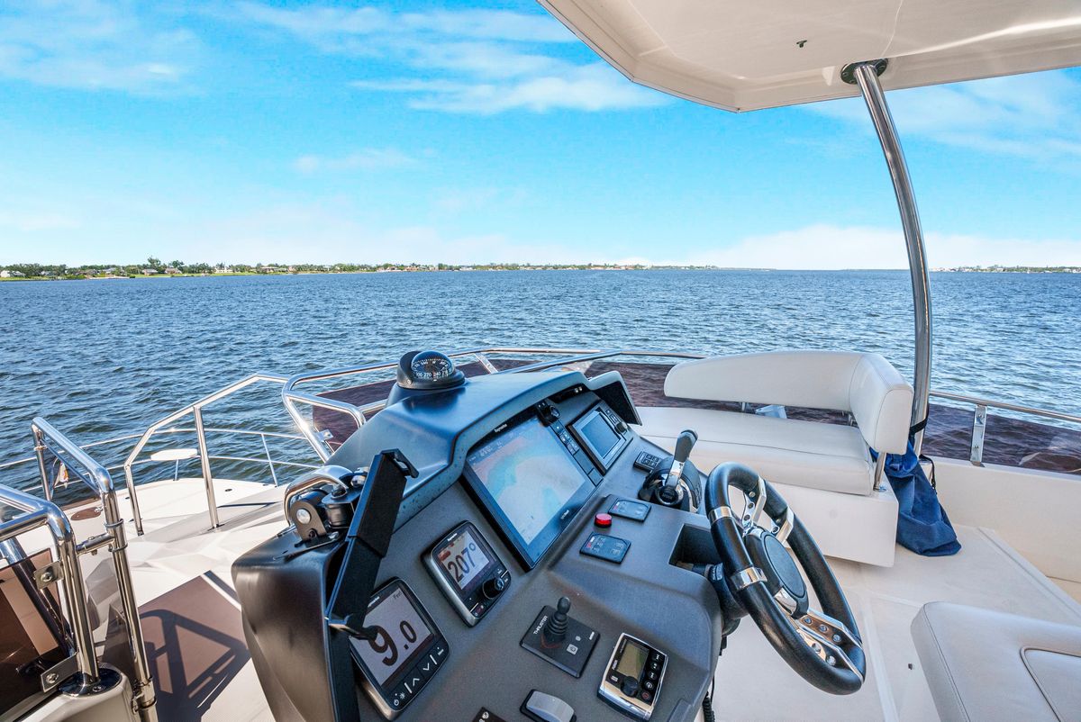 2017 Aquila 44 