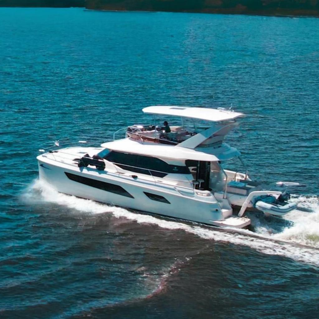 Aquila 44 Yacht