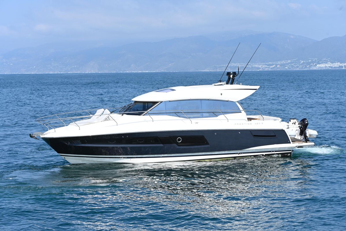 2020 Prestige 46 