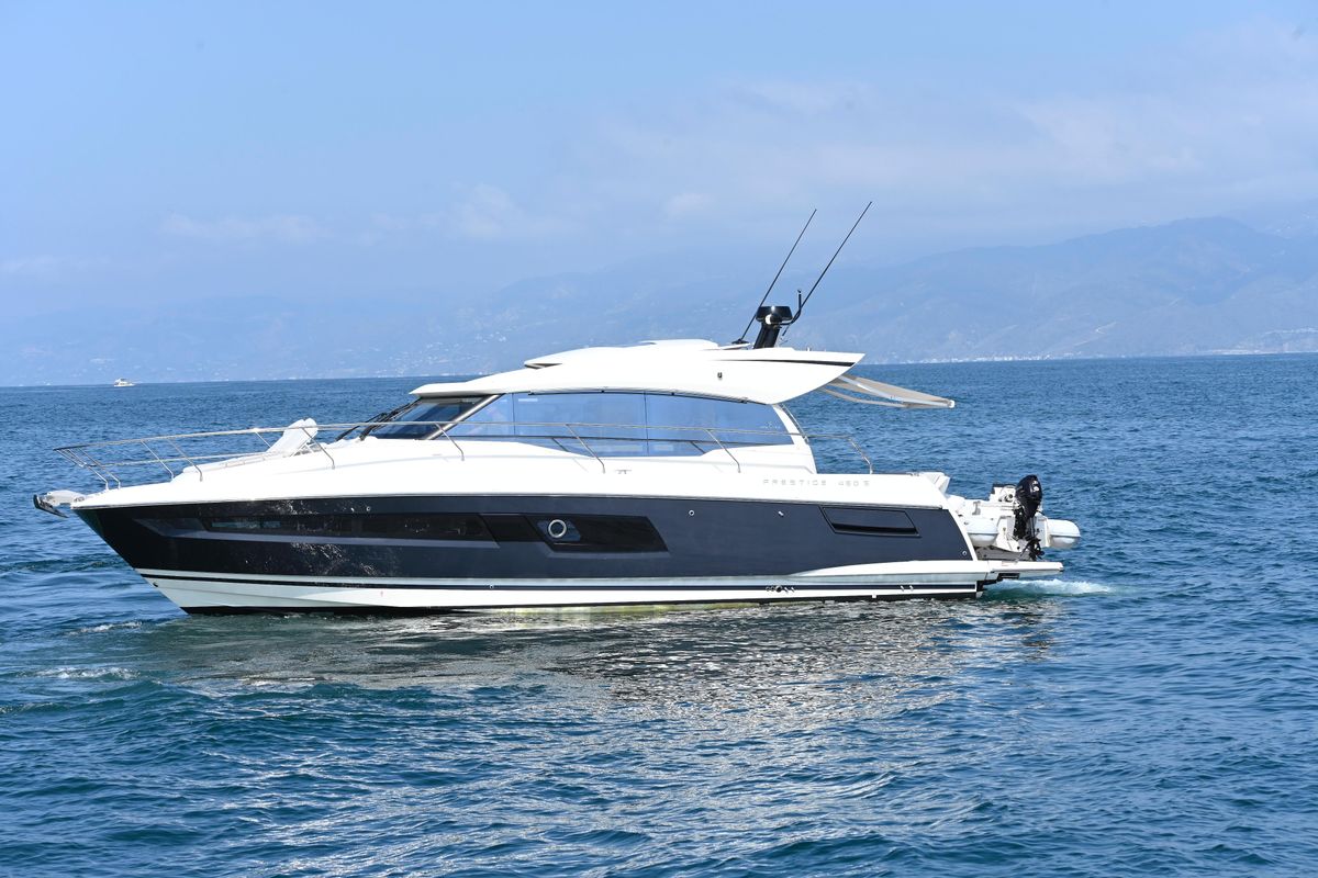 2020 Prestige 46 