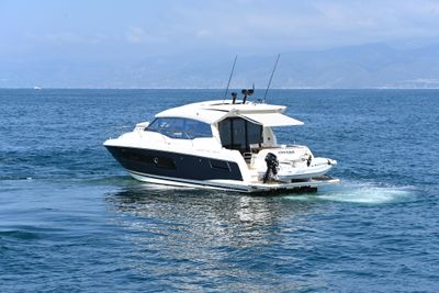 Yacht