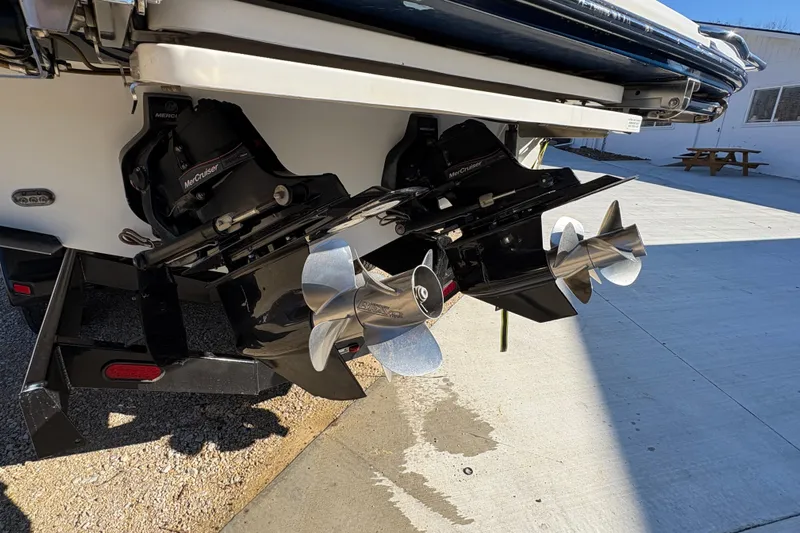  Yacht Photos Pics 2016 Sea Ray 350 SLX boat with MerCruiser propellers in a sunny outdoor setting.