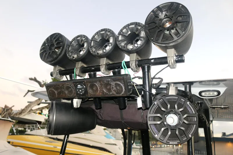 Yacht Photos Pics Audio system on a 2022 Sea Hunt Ultra 305 SE boat, featuring multiple speakers.