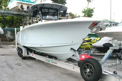 Sea Hunt Ultra 305 SE