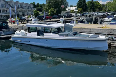 Axopar 37 XC CROSS CABIN