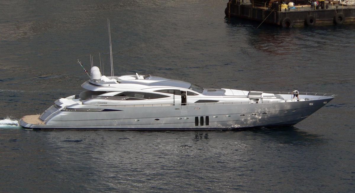 2006 Pershing 121 