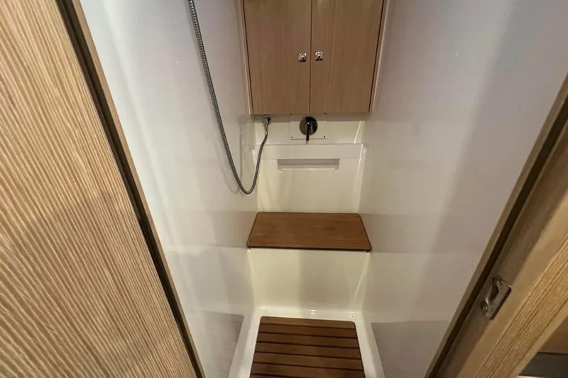 Dream Time Yacht Photos Pics Fully inclosed separate shower