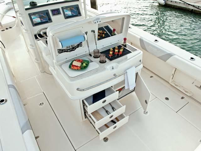2013 Boston Whaler 320 Outrage