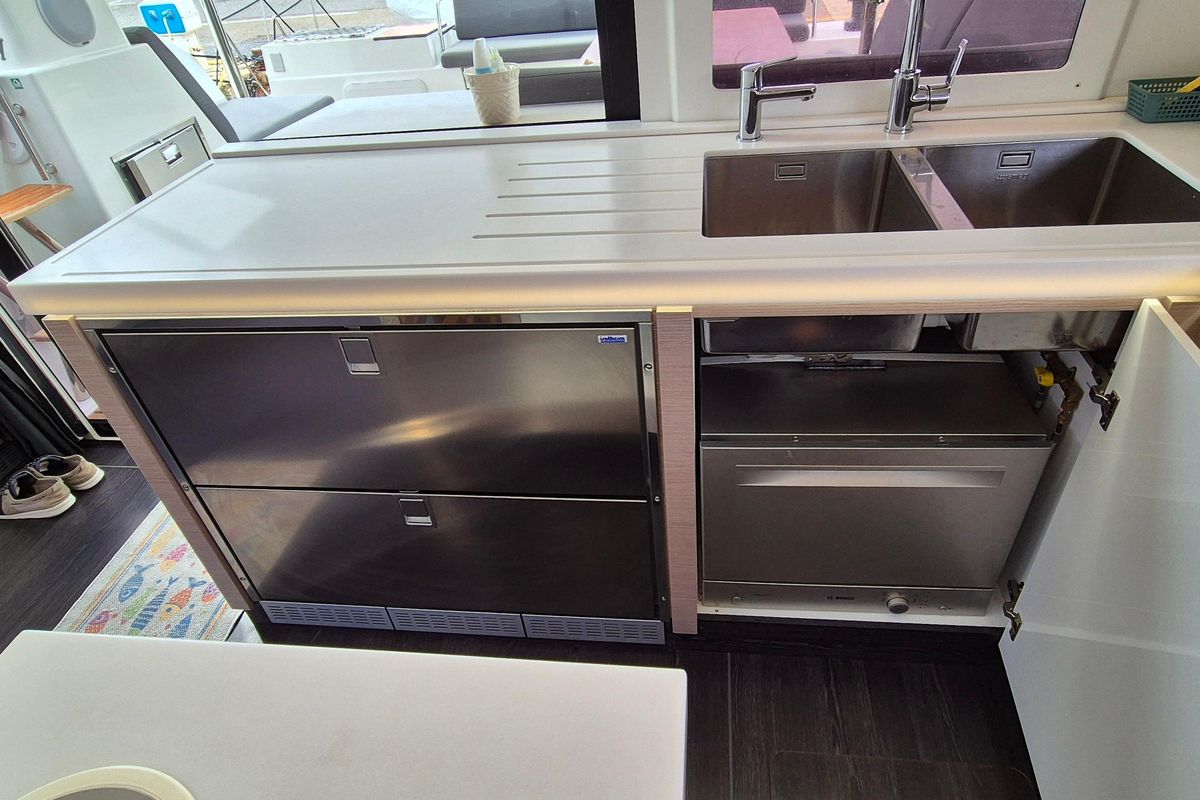 2021 Fountaine Pajot 45 