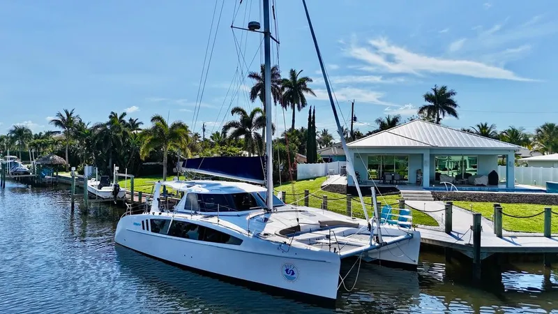 Duet Yacht Photos Pics 