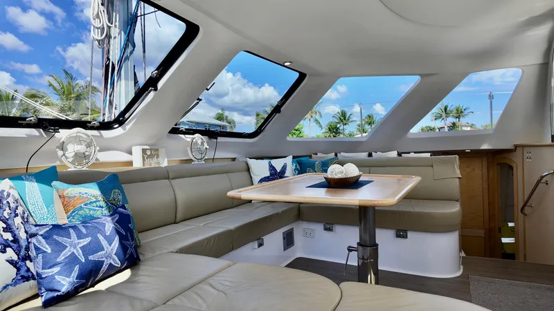 Duet Yacht Photos Pics 