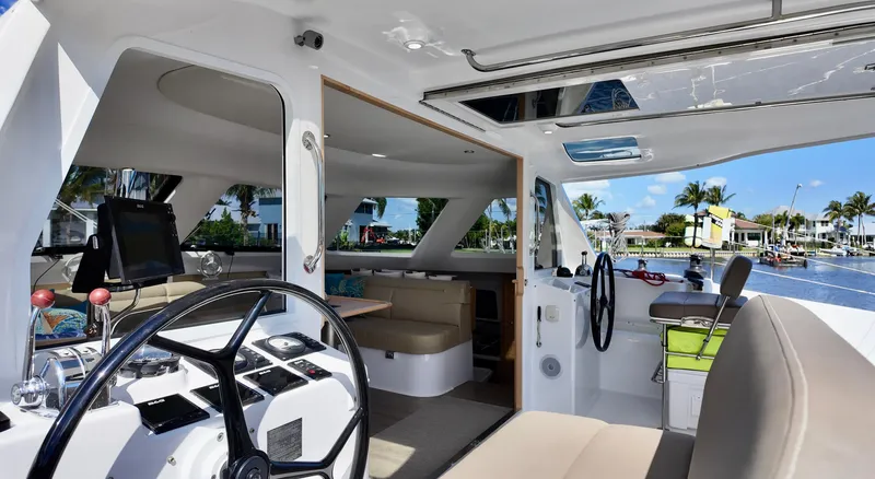 Duet Yacht Photos Pics 