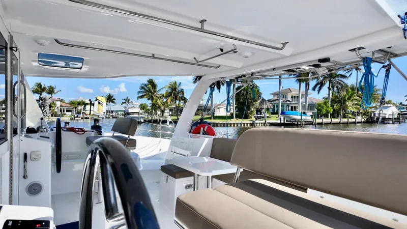 Duet Yacht Photos Pics 