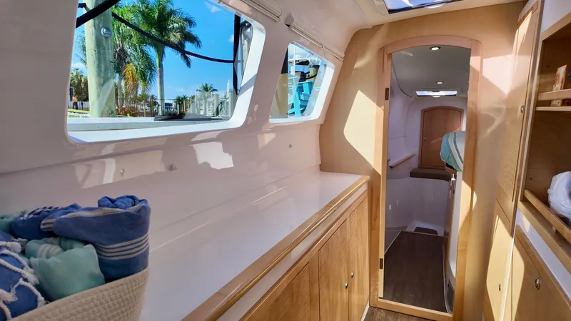 Duet Yacht Photos Pics 