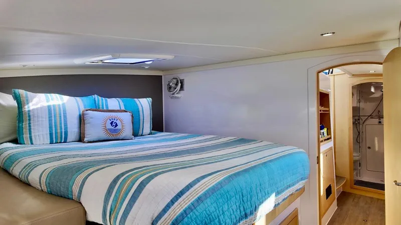 Duet Yacht Photos Pics 